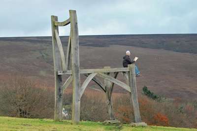 extreme_reading_giant_chair_right.jpg